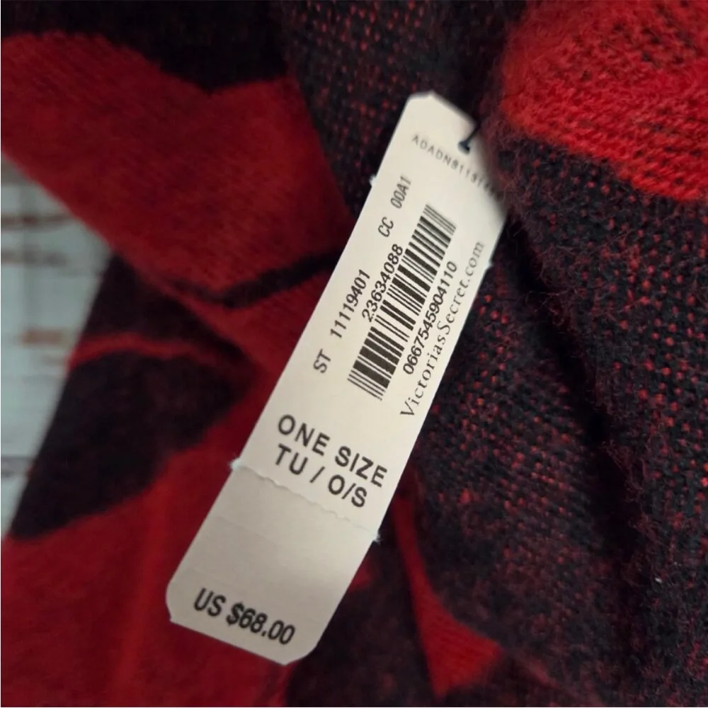 Victoria's Secret Lip Print Knit Fringe Throw Blanket Scarf Kiss Print